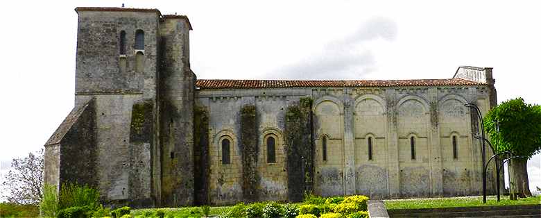 Mur Nord de l'église de Saint Léger en Pons
