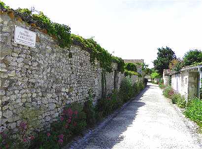 Rue Edouard Ier du village de Talmont sur Gironde