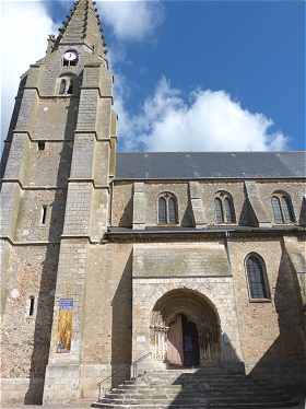 Côté Sud de l'église Saint Valérien à Châteaudun