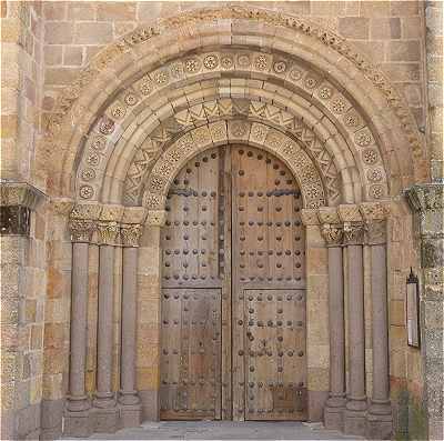 Portail Nord de l'église San Pedro d'Avila