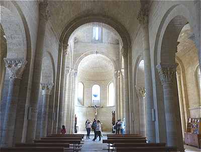 Intérieur de l'église Romane Saint Martin de Fromista