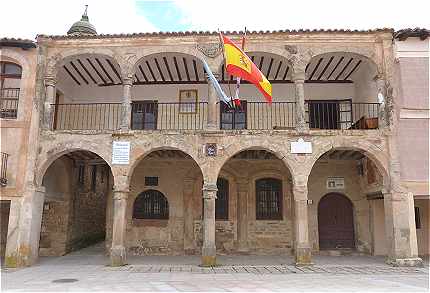 L'Ayuntamiento sur la Plaza Mayor à Medinaceli