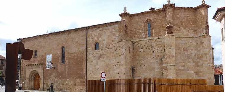 Eglise Nuestra Senora de la Mayor sur la Plaza Mayor à Soria