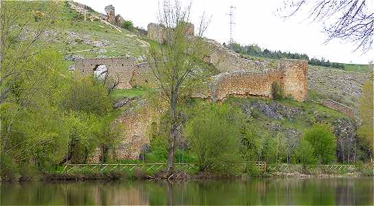 Eléments de remparts le long du Duero à Soria
