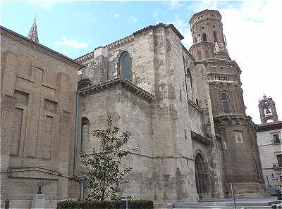 Façade Nord de la cathédrale Santa Maria la Blanca à Tudela