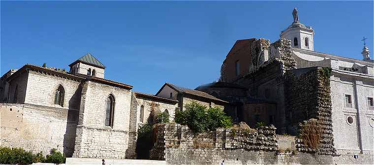 Vestiges de la Collégiale Romane de Valladolid à l'arrière de la cathédrale