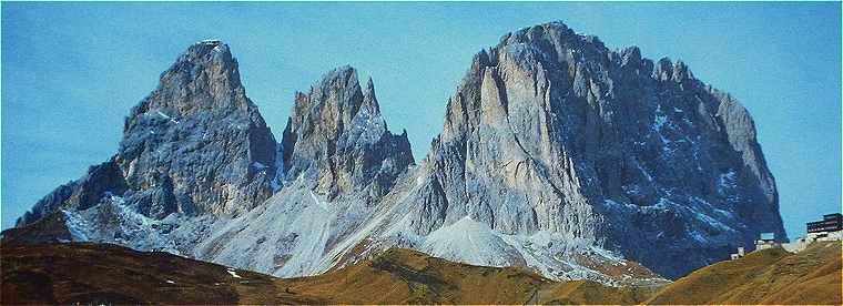 Dolomites: le Sassolungo vu près du col Sella