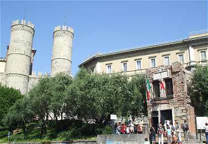 Gênes: Porte Soprana et maison de Christophe Colomb