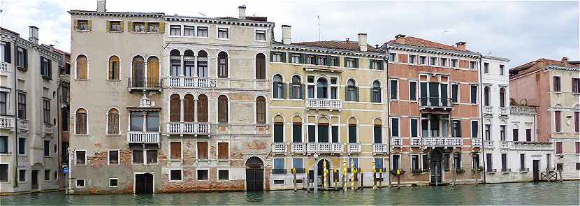 Venise: le Palazzetto Barbarigo, Palazzo Barbarigo, Palazzo Zulian, Palazzo Ruoda et Casa Velluti sur le Grand Canal