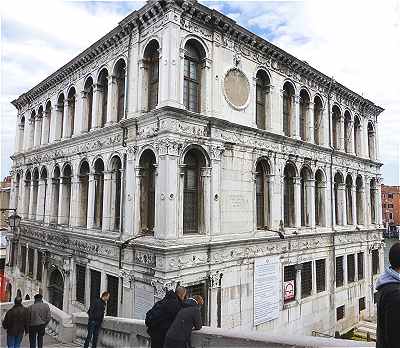 Venise: Le Palazzo dei Camerlinghi sur le Grand Canal