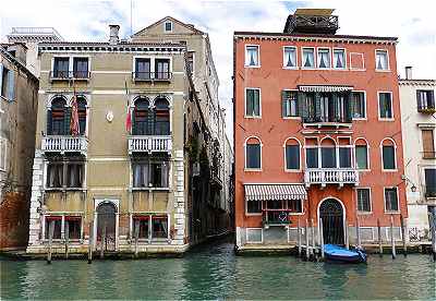 Venise, Grand Canal: Palazzetto Pisani, Casa Succi