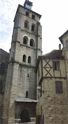 Clocher de l'abbaye Saint Pierre de Beaulieu