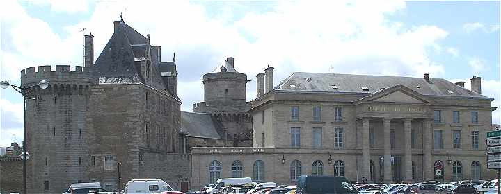 Chateau et Palais de justice d'Alençon