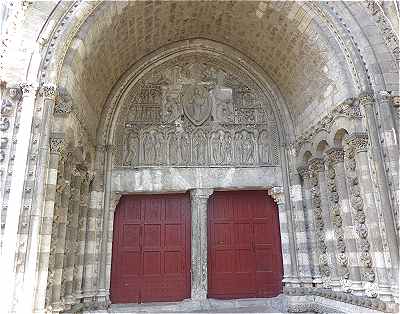Portail Nord avec le tympan Roman de la cathédrale Saint Etienne de Cahors