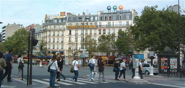 Paris: Montparnasse, la Place du 18 Juin 1940