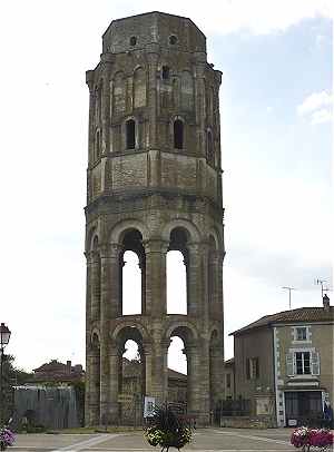 Abbaye Saint Sauveur de Charroux