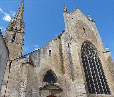 Chevet et clocher de l'église Notre-Dame à Niort