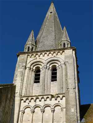 Haut du clocher de l'église Saint Mandet et Saint Jean de Ferrière-Larçon