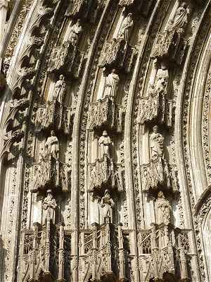 Statues du portail central de la Cathédrale de Tours