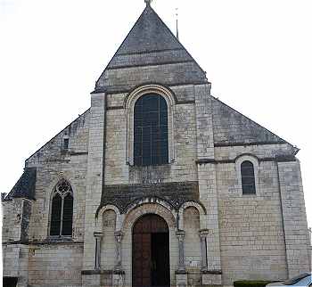 Façade de l'église Notre-Dame La Blanche (Saint Eusice) de Selles sur Cher