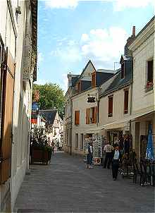 Rue qui conduit au château d'Azay le Rideau
