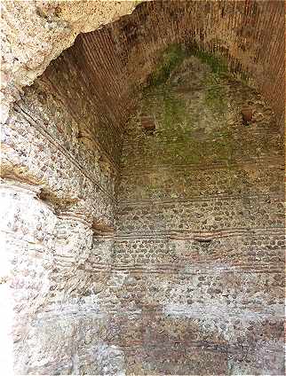 Fanum: Vue intérieure de la Tour de Grisset près de Fréteval